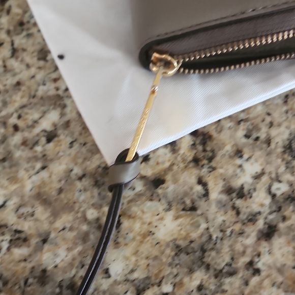 Marc Jacobs Gray Leather Wallet - Picture 11 of 16